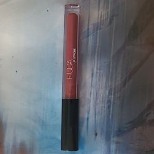 Huda lip strobe